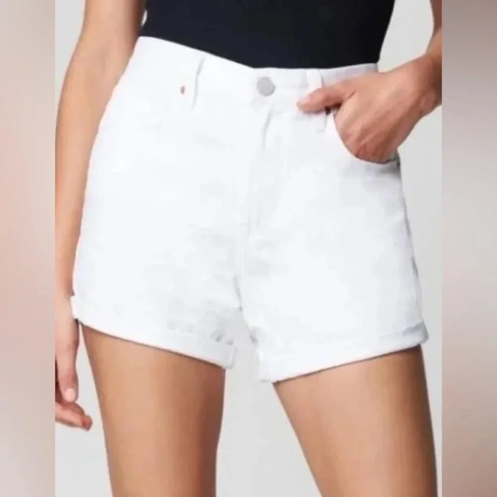 NWT Blank NYC The Perry Mom Short 26
